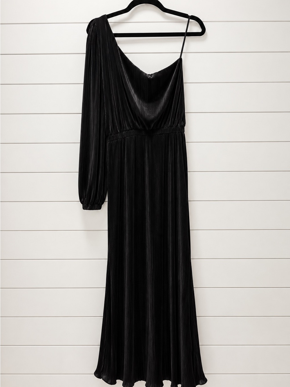 Petal & Pup Black One-Shoulder Velvet Evening Gown